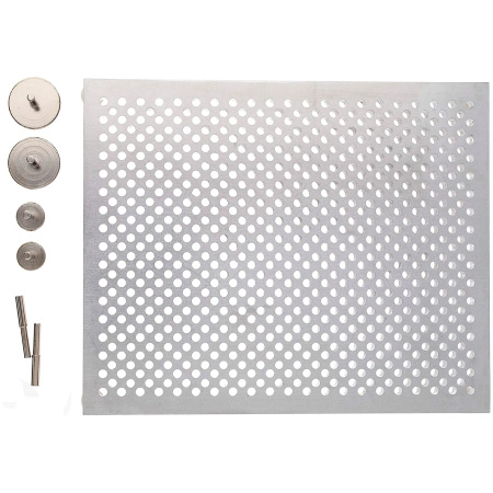 Набор для работы с проволокой, 140х114мм, Wig-A-Ma-Jig Deluxe, 1 шт. <p>
Металлический набор для работы с проволокой Wig A Ma Jig Deluxe (аналог WigJig и Thing A Ma Jig Deluxe). Изготовлен из закаленного алюминия, очень прочный и надежный. В комплекте 1 алюминиевая доска, 30 металлических колышков - насадок (20 малых, 6 средних, 2 больших и 2 очень больших), силиконовые закрепители для колышков. В комплект также входит подробная инструкция с примерами (на английском языке + картинки). Рабочая площадь поверхности составляет около 140*114 мм. Допустимо смещение 1-2 отверстий (могут быть просверлены не равномерно). По почте отправляется только по предоплате. Инструмент произведен американской компанией Bead Smith в Китае.
</p>
<p>
О работе с этим инструментом читайте в нашей статье <a href="https://stilnaya.com/blog/1-stati/80-instrument-dlya-raboty-s-provolokoj.html" title="Как использовать инструменты для работы с проволокой" target="_blank">«Как использовать инструменты для работы с проволокой»</a>
</p>